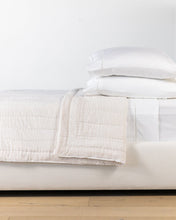 Load image into Gallery viewer, Snow Leopard Cotton Quilt