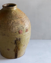Load image into Gallery viewer, Vintage Mijiu Jar