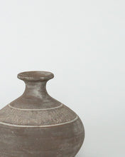 Load image into Gallery viewer, Hakan Vase

