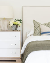Load image into Gallery viewer, Pierrepont Table Lamp
