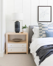 Load image into Gallery viewer, Dayton Ceramic Table Lamp
