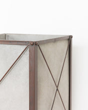 Load image into Gallery viewer, Hawthorne Planter
